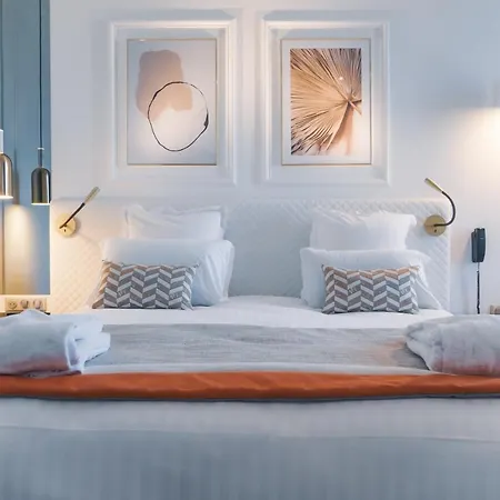 Western D'anjou Hotel 4*