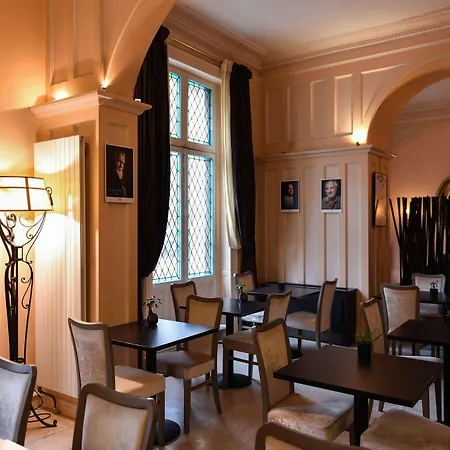 Hotel Western D'anjou 4*