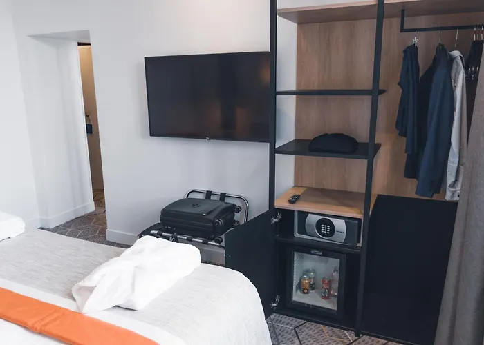 Hotel Western D'anjou 4*